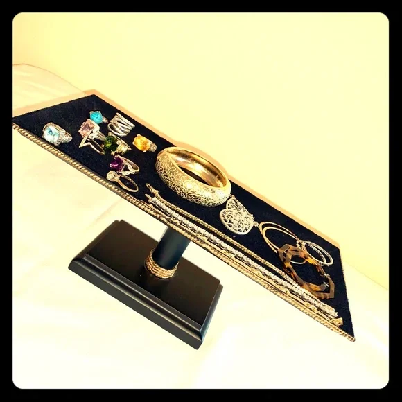 Jewelry Holder 1 - Picture 5 of 8